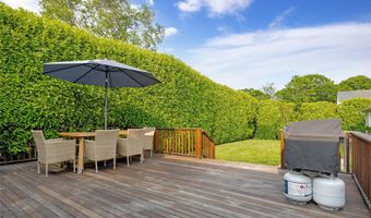 11 Anita Pl, Amityville, NY 11701