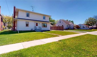 406 Giles Pl, Albert Lea, MN 56007