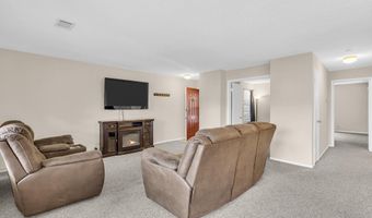 1813 Waters Edge Dr, Toms River, NJ 08753