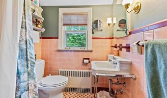73 Oakwood St, Albany, NY 12208