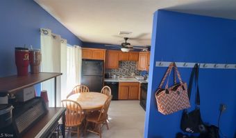 2358 Nesmith Lake Blvd, Akron, OH 44314