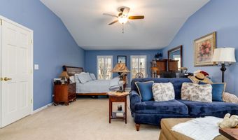 2219 Barrett Dr, Algonquin, IL 60102