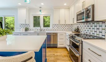 3999 Edmonton Ct, Ann Arbor, MI 48103