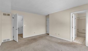 660 Youngs Rd E, Amherst, NY 14221