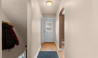 1604 N CLARK St, Appleton, WI 54911