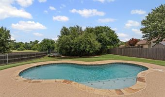 326 Willow Creek Dr, Weatherford, TX 76085