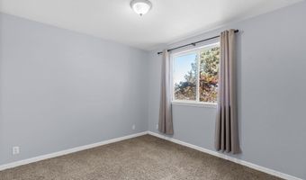 2320 NE Wells Acres Rd, Bend, OR 97701