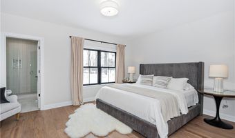 690 Club Dr W, Aurora, OH 44202