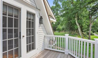 175 Cat Rock Rd, Cos Cob, CT 06807