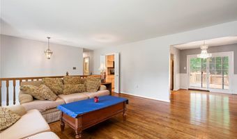 8502 WOODBINE Ln, Annandale, VA 22003
