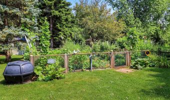 N254 MEADOWBREEZE Court, Appleton, WI 54915