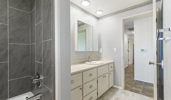 10418 CHAMPOEG Rd, Aurora, OR 97002