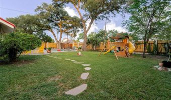 1820 Clare Dr, Alice, TX 78332