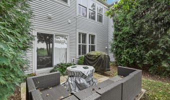 564 Woods Creek Ln, Algonquin, IL 60102