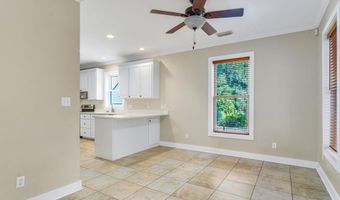 109 Bay Colony Way, Apalachicola, FL 32320