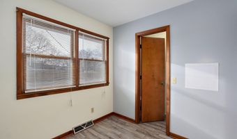 1313 S Madison Ave, Aurora, MO 65605