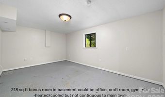 33 Baker Dr, Asheville, NC 28806