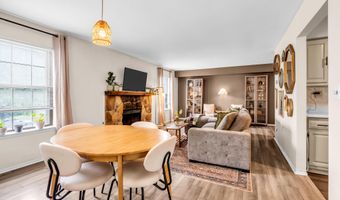 212 Wellington Pl, Aberdeen, NJ 07747