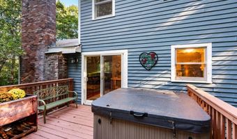 5 Hickory Hill Dr, Londonderry, NH 03053