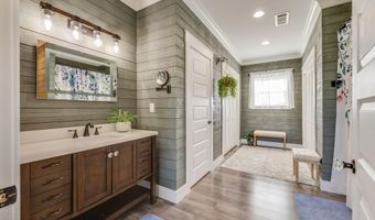 1600 Mary Lamons Rd, Afton, TN 37616
