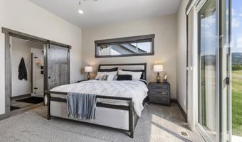 40 Bunker Ln, Blanchard, ID 83804