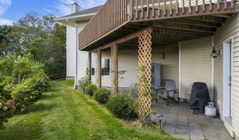 4 Bittersweet Ln 4, Bourne, MA 02532