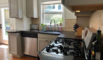 2723 FARNSWORTH Dr, Alexandria, VA 22303