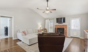1204 Wendy Ln, Altus, OK 73521