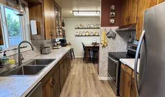 537 ART St, Brookings, OR 97415