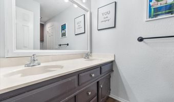 912 Velray Ave, Abernathy, TX 79311