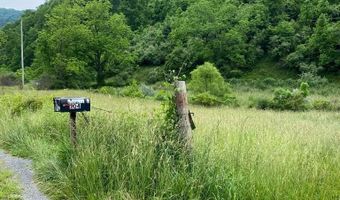 204 Daniels Rd, Bandy, VA 24602