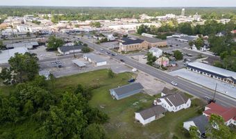 298 S Main St, Baxley, GA 31513