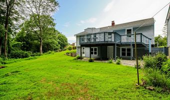 40 Grove Pl, Danbury, CT 06810