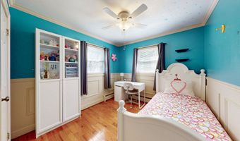 24 Hillside Cir, Brookfield, CT 06804
