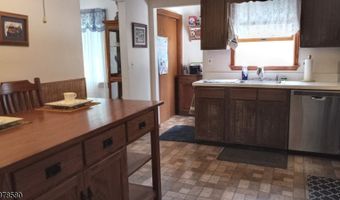 8 Nimbus Dr, Alloway, NJ 07462