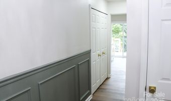 3813 Brookchase Ln, Charlotte, NC 28205