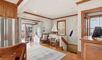 23 Clinton St, Newport, RI 02840