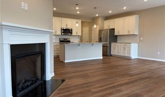945-4 Memory Ln, Aurora, OH 44202