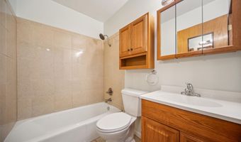 130 E Mckinley Ave, Des Moines, IA 50315