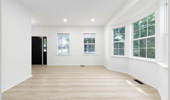 2032 S LANGLEY St, Arlington, VA 22204