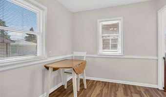 9709 Park Ave, Allen Park, MI 48101