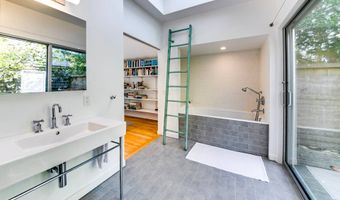 54 Gardiner Dr, Amagansett, NY 11930