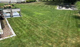 76 Poplar Dr, Cranston, RI 02920