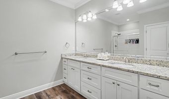 746 Waters View Dr, Biloxi, MS 39532