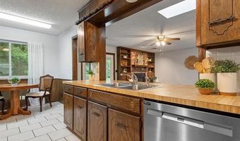 4724 Pathfinder Ct, Bartlesville, OK 74006
