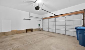 812 Whispering Village Cir, Ballwin, MO 63021