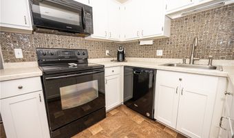 2 Southcreek Ct B, Amherst, NY 14051