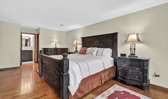 6 Amanda Ct, Airmont, NY 10952