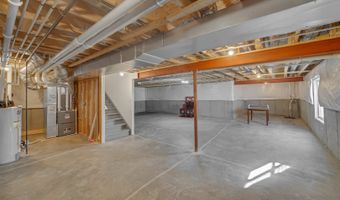 2111 Schmitt Cir, Algonquin, IL 60102