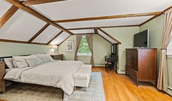 13 Provost Dr, Airmont, NY 10901